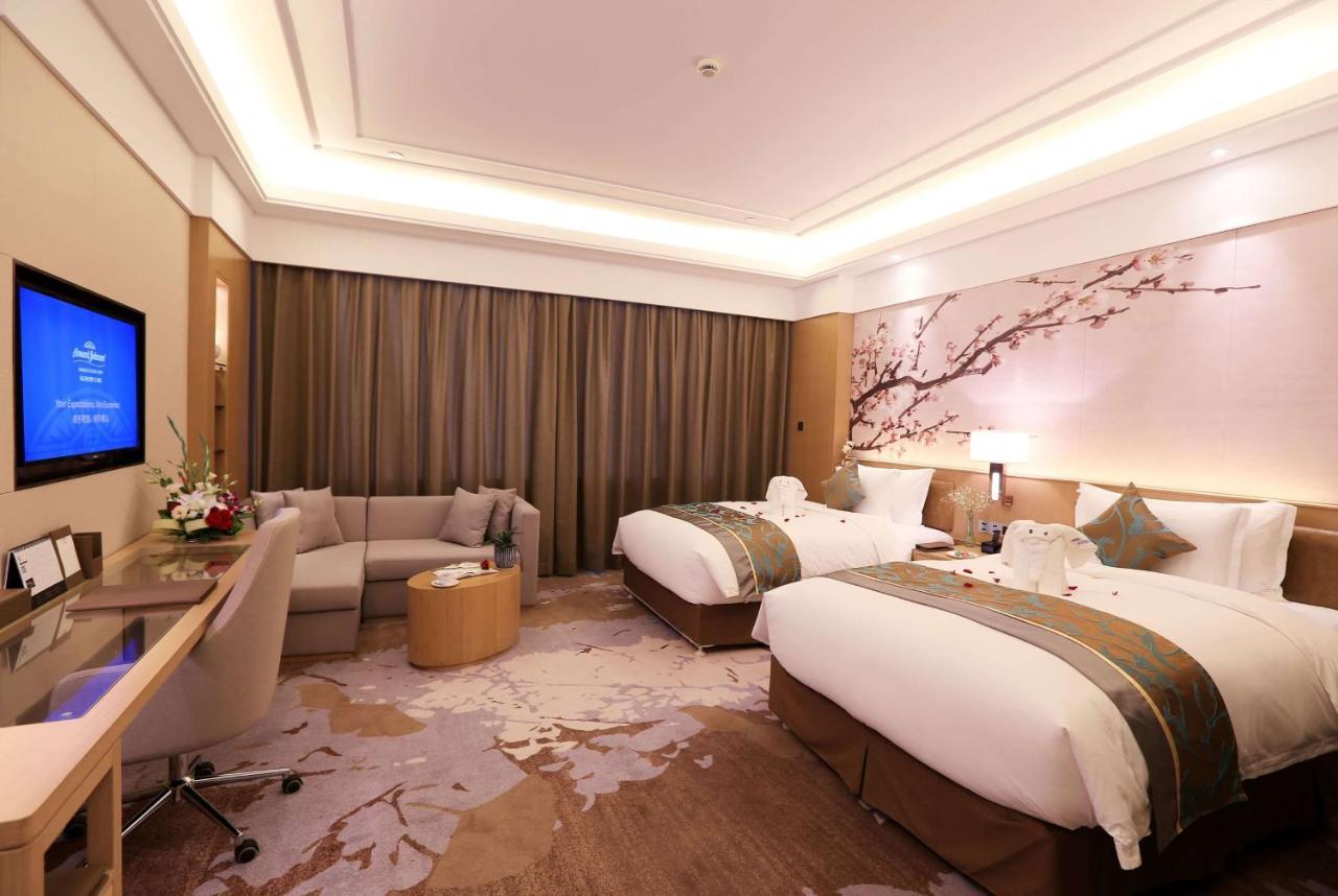 Howard Johnson Xiangyu Plaza Linyi Linyi  Buitenkant foto
