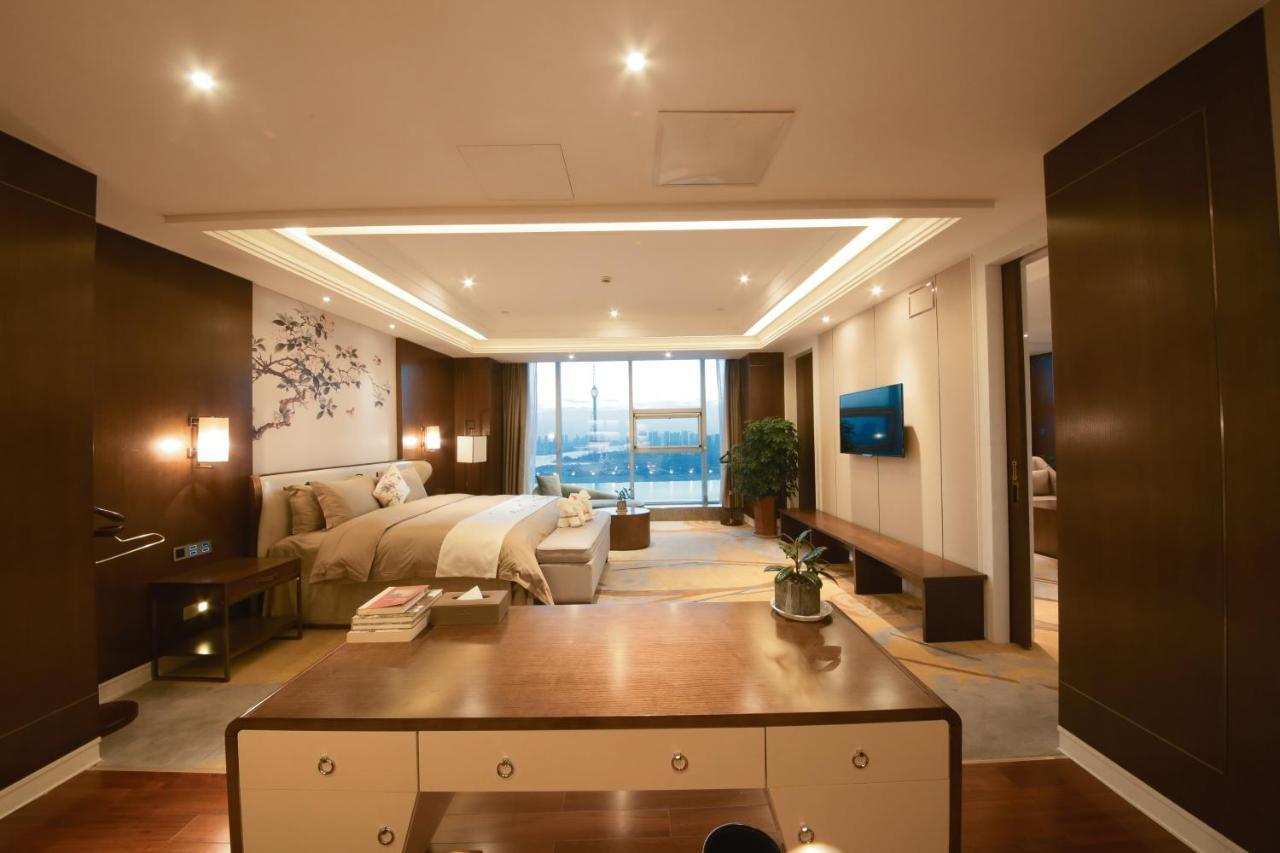 Howard Johnson Xiangyu Plaza Linyi Linyi  Buitenkant foto
