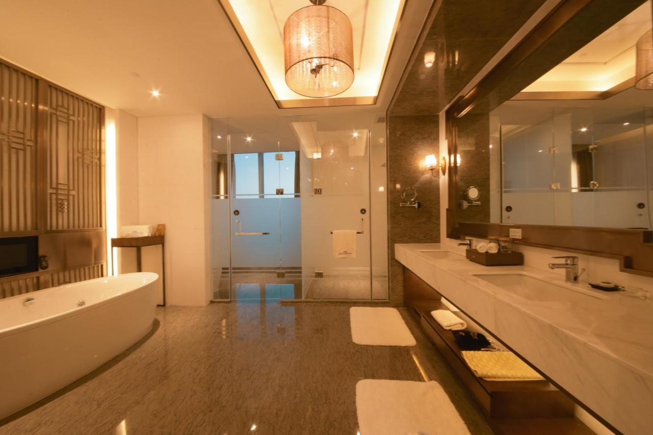 Howard Johnson Xiangyu Plaza Linyi Linyi  Buitenkant foto